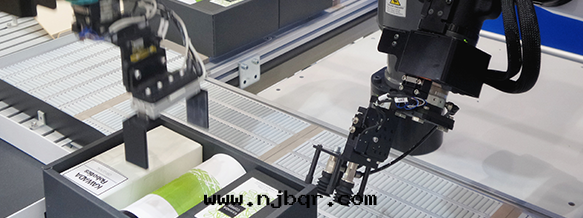  機(jī)械手(shǒu)(助力機(jī)械臂)由(yóu)三(sān)大(dà)部(bù)分(fēn)構成(chéng)<